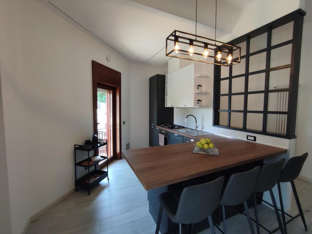 Vista Lago Lecco - Neiade Guest House Pescate Bagian luar foto