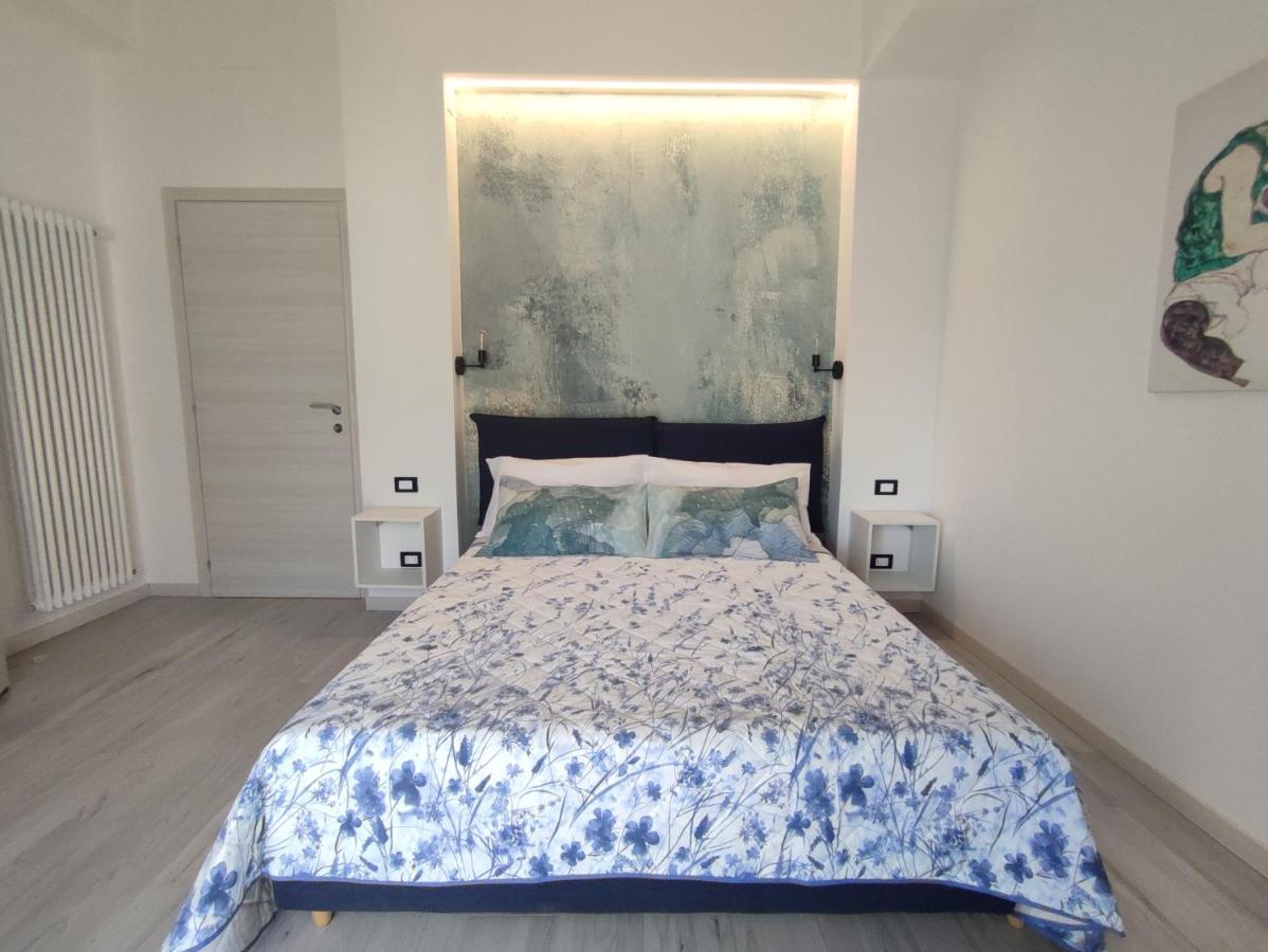 Vista Lago Lecco - Neiade Guest House Pescate Bagian luar foto