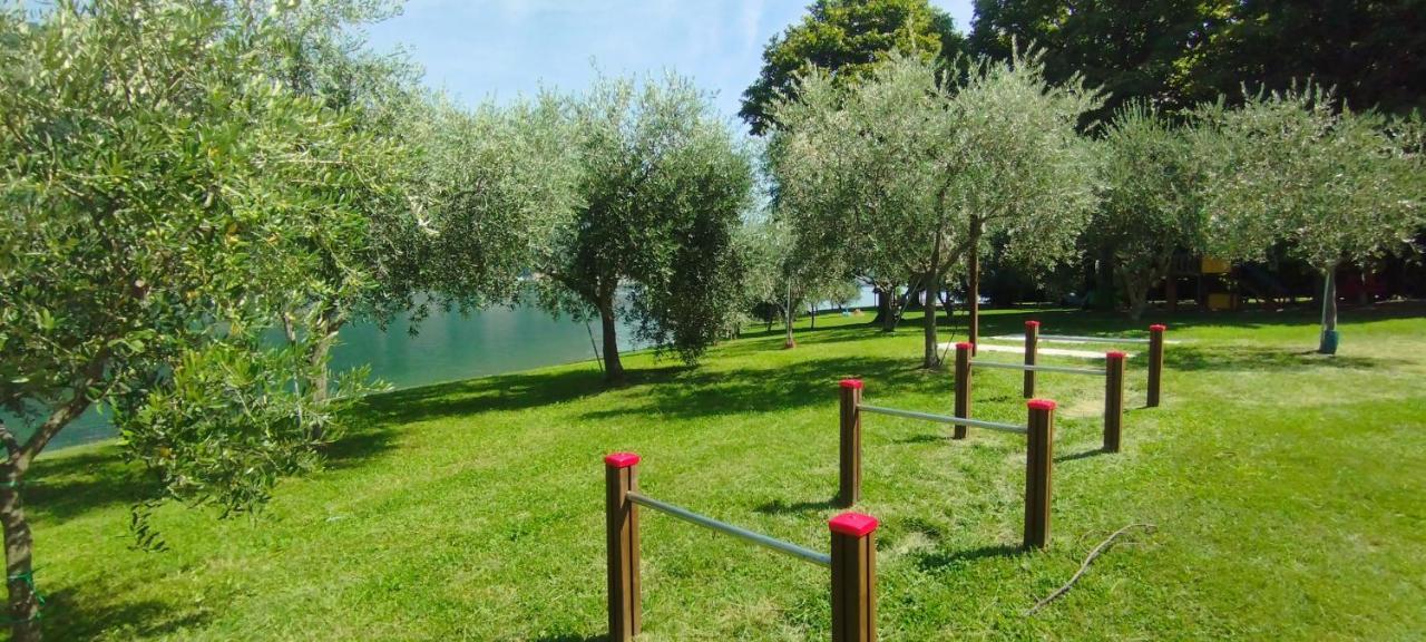 Vista Lago Lecco - Neiade Guest House Pescate Bagian luar foto