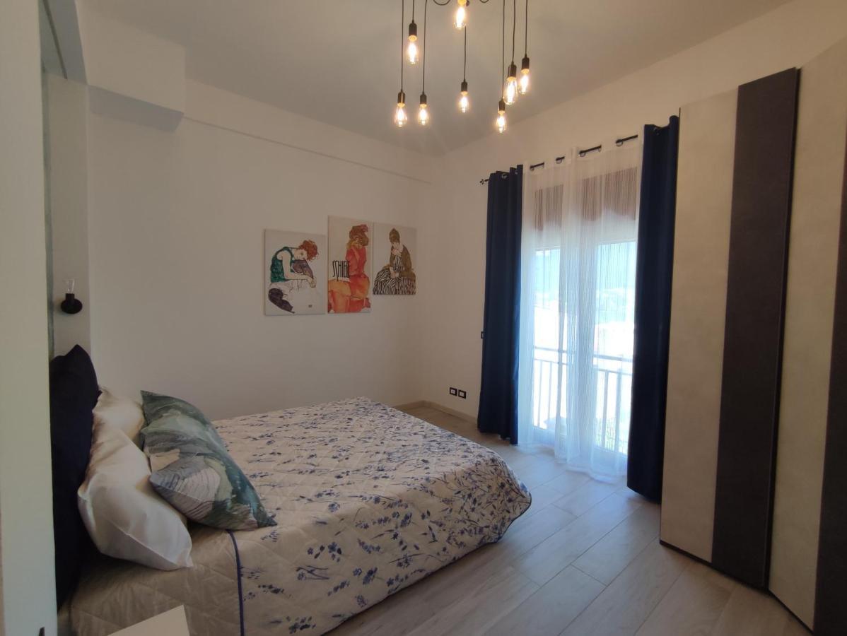 Vista Lago Lecco - Neiade Guest House Pescate Bagian luar foto