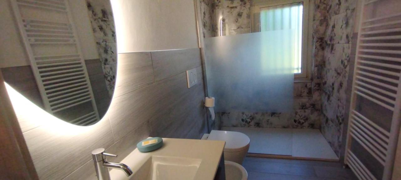 Vista Lago Lecco - Neiade Guest House Pescate Bagian luar foto
